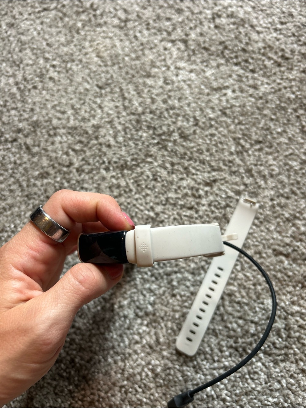 Fitbit Inspire 2 Fitness Tracker with extra Band and Charger - Picture 5 of 6